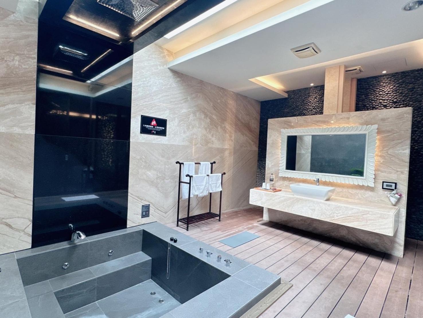 Orient Luxury Villa Motel Huwei Екстер'єр фото